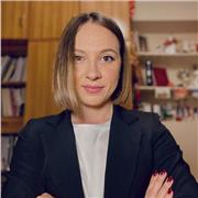 Laureata in lingue straniere (spagnolo/inglese) e disponibile per lezioni private e personalizzate secondo le vostre esigenze